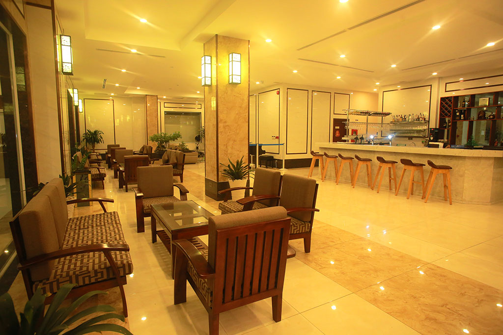 Restaurant & Bar