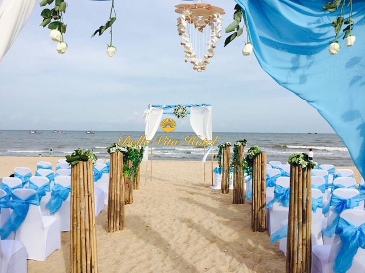 Tiệc cưới bãi biển